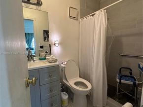 12012 SW 110th St Cir N, Miami FL 33186