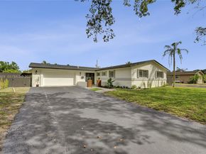 4861 NW 5th St, Plantation FL 33317