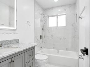 4861 NW 5th St, Plantation FL 33317