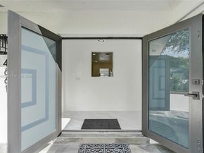 4861 NW 5th St, Plantation FL 33317