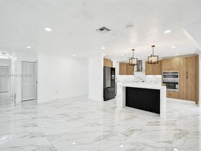 4861 NW 5th St, Plantation FL 33317