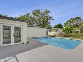 4861 NW 5th St, Plantation FL 33317