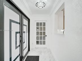 4861 NW 5th St, Plantation FL 33317