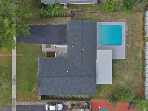 4861 NW 5th St, Plantation FL 33317