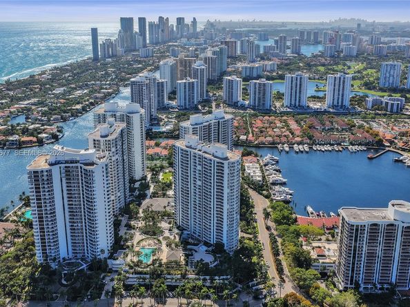 21205 Yacht Club Dr 2310, Aventura FL 33180