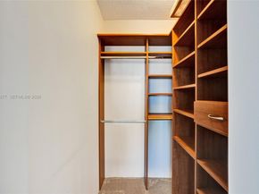 21205 Yacht Club Dr 2310, Aventura FL 33180