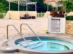 20301 W Country Club Dr 1425, Aventura FL 33180