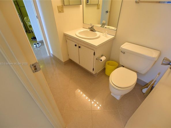 20301 W Country Club Dr 1425, Aventura FL 33180