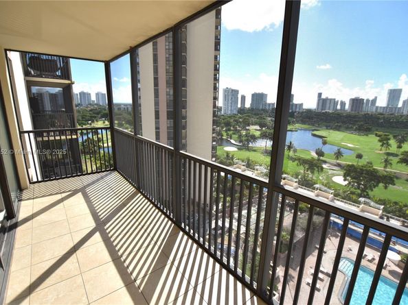 20301 W Country Club Dr 1425, Aventura FL 33180