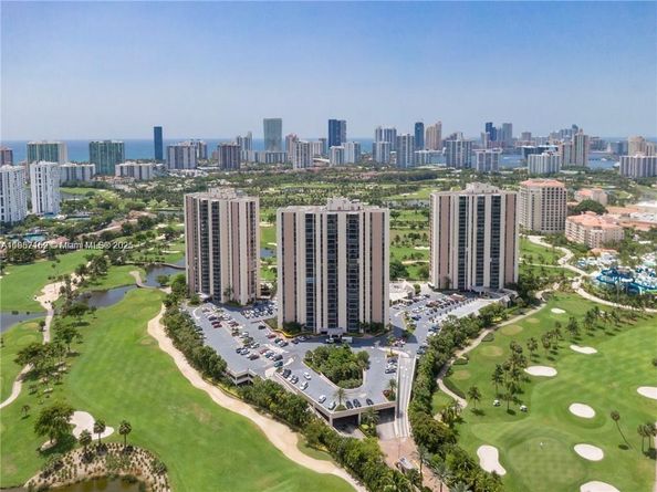 20301 W Country Club Dr 1425, Aventura FL 33180