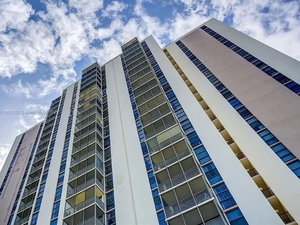 20301 W Country Club Dr 1425, Aventura FL 33180