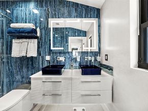 6166 Pine Tree Dr, Miami Beach FL 33140