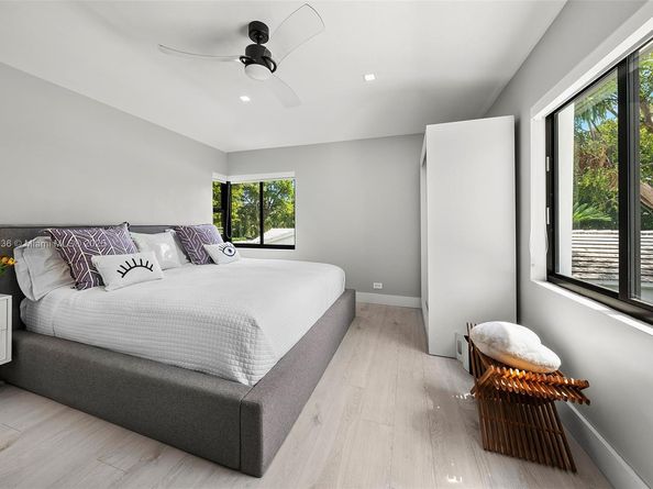 6166 Pine Tree Dr, Miami Beach FL 33140