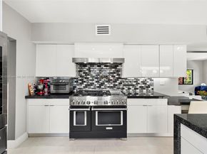 6166 Pine Tree Dr, Miami Beach FL 33140