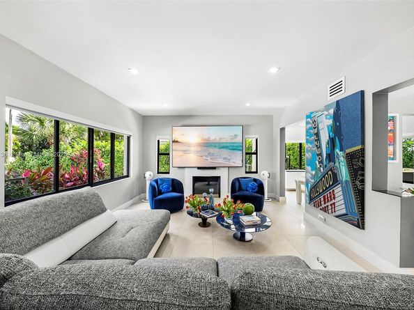 6166 Pine Tree Dr, Miami Beach FL 33140