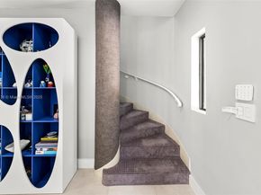 6166 Pine Tree Dr, Miami Beach FL 33140