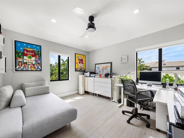 6166 Pine Tree Dr, Miami Beach FL 33140