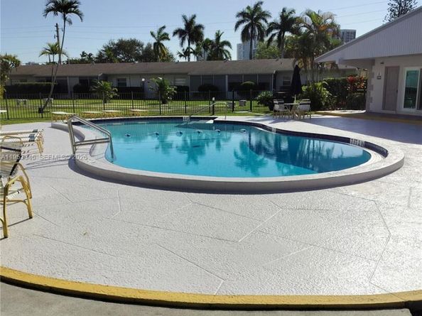 700 Layne Blvd 214, Hallandale Beach FL 33009