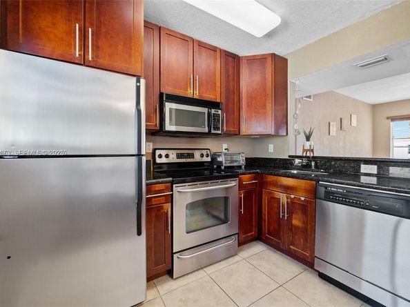 8345 Byron Ave 6, Miami Beach FL 33141