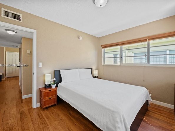 8345 Byron Ave 6, Miami Beach FL 33141