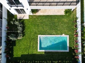 910 SW 24th Rd, Miami FL 33129