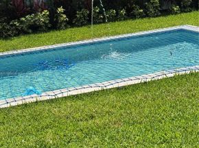 910 SW 24th Rd, Miami FL 33129