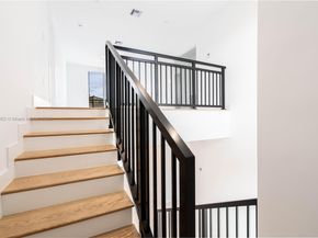 910 SW 24th Rd, Miami FL 33129