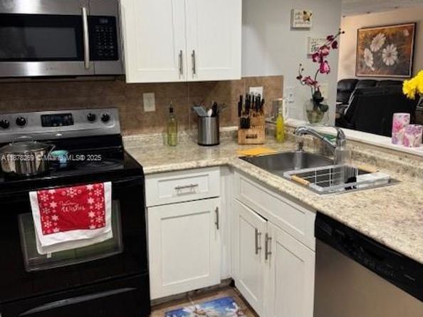 11328 SW 85th Ln, Miami FL 33173