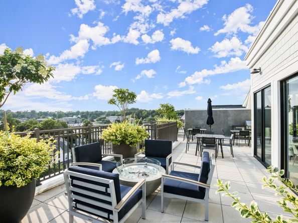 160 Park Street 103, New Canaan CT 06840