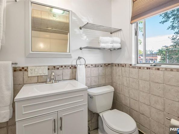 428 Washington Terrace, Leonia NJ 07605