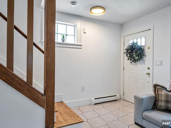 428 Washington Terrace, Leonia NJ 07605
