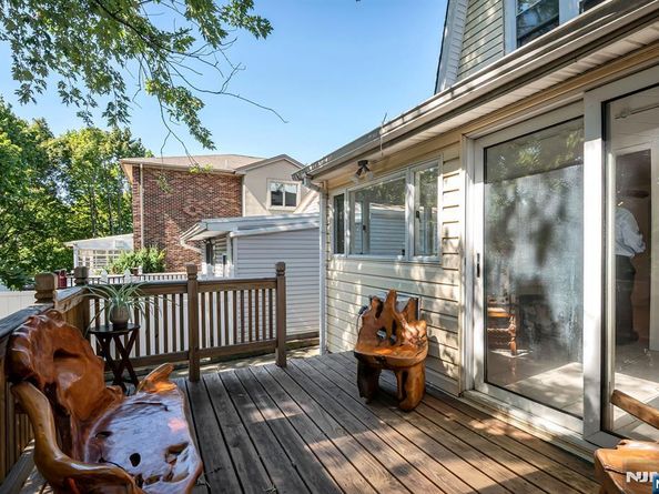 428 Washington Terrace, Leonia NJ 07605