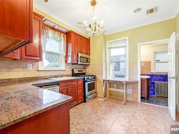 570 Winterburn Grove, Cliffside Park NJ 07010