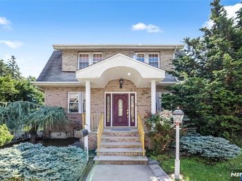 570 Winterburn Grove