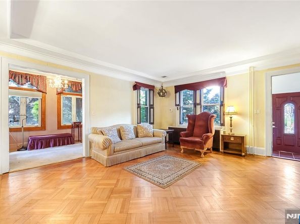 570 Winterburn Grove, Cliffside Park NJ 07010