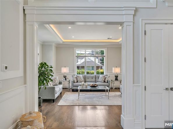 214 Forest Road, Fort Lee NJ 07024