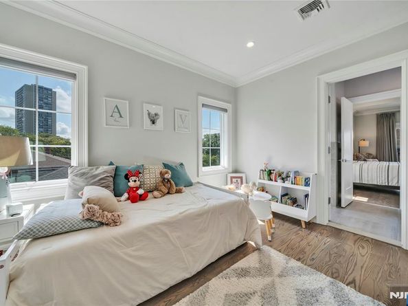 214 Forest Road, Fort Lee NJ 07024