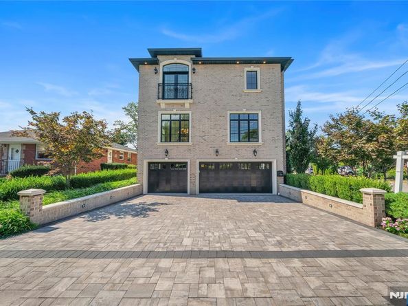 214 Forest Road, Fort Lee NJ 07024