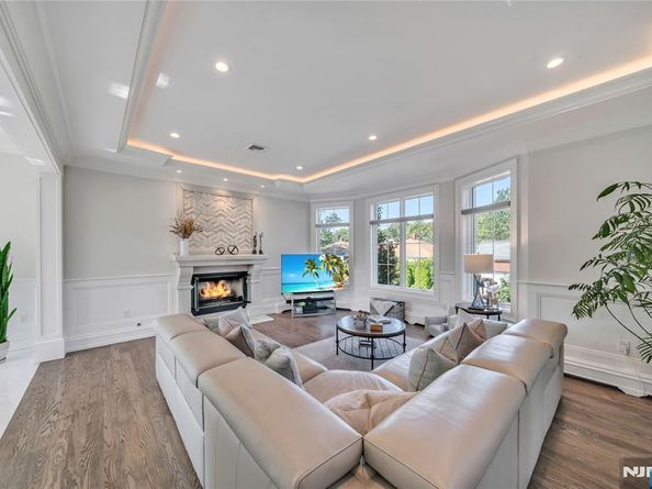 214 Forest Road, Fort Lee NJ 07024