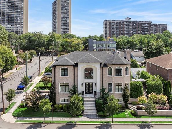 214 Forest Road, Fort Lee NJ 07024
