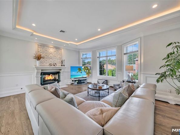 214 Forest Road, Fort Lee NJ 07024