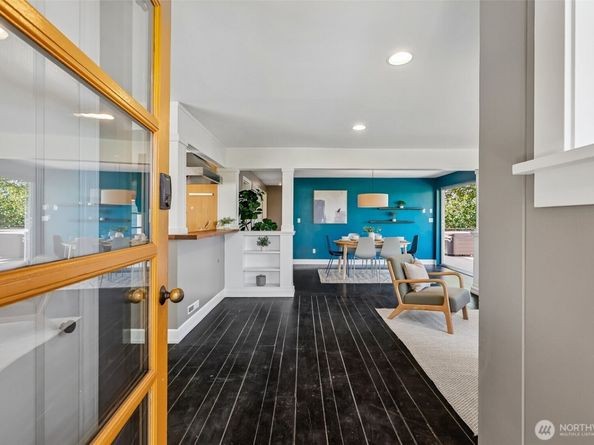 239 NW 48th Street, Seattle WA 98107