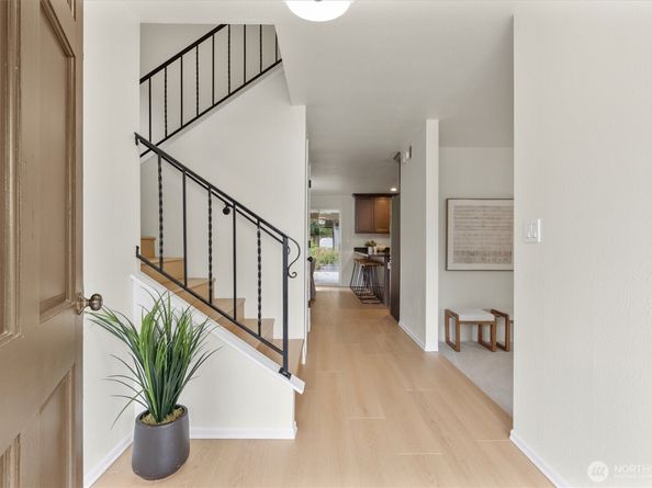 1007 174th Avenue NE, Bellevue WA 98008