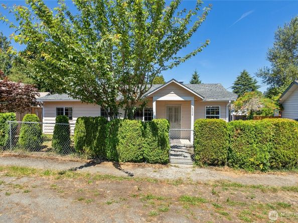 8528 S 121st Street, Seattle WA 98178