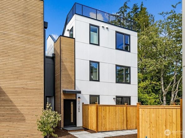 1212 B NE 100th Street, Seattle WA 98125