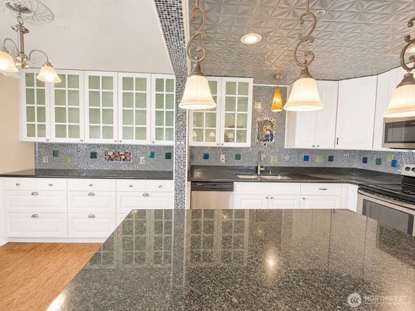 18523 68th Street 205, Kenmore WA 98028