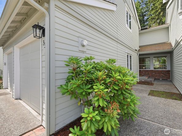 333 145th Place SE, Bellevue WA 98007