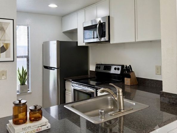 8013 NE 177th Court 403, Kenmore WA 98028