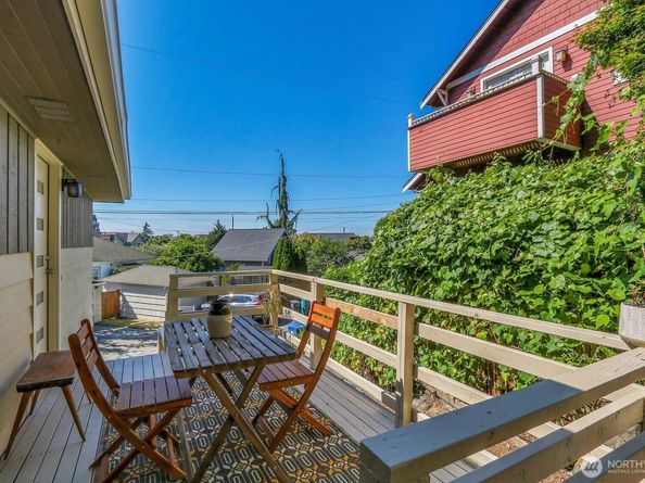 5625 SW Teig Place, Seattle WA 98116
