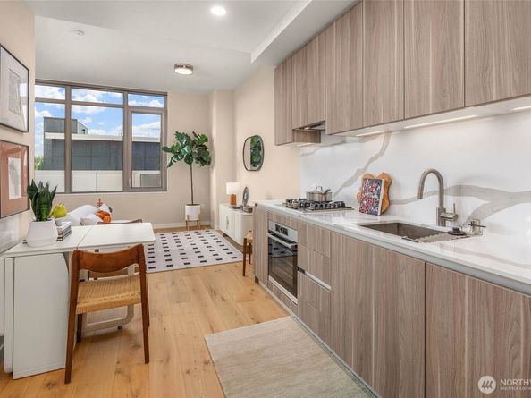 10232 NE 10th Street 805, Bellevue WA 98004